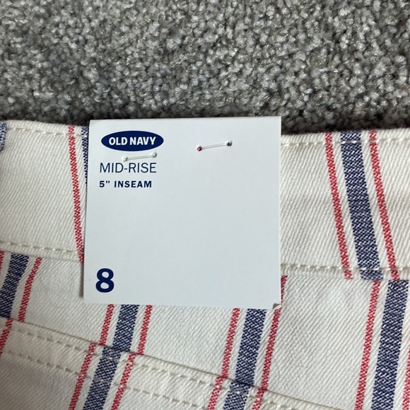 Old Navy Women’s Mid Rise Button Fly Red White Blue Stretch Shorts 5” Inseam NWT - Picture 6 of 7